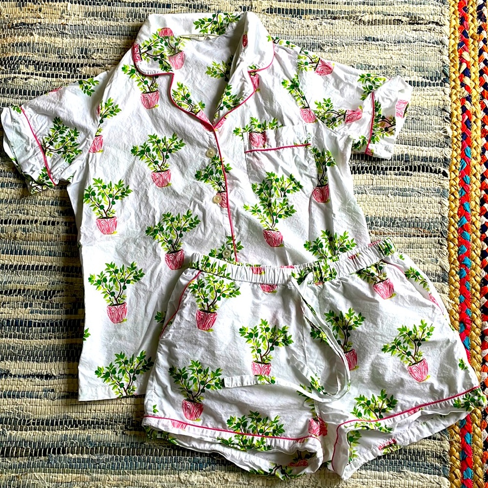 Printfresh Short Pajama Set in Lime Tree, Small, EUC